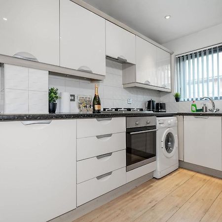 City Centre Townhouse - 3 Bedrooms - Garage - Parking - Top Rated Birmingham Zewnętrze zdjęcie