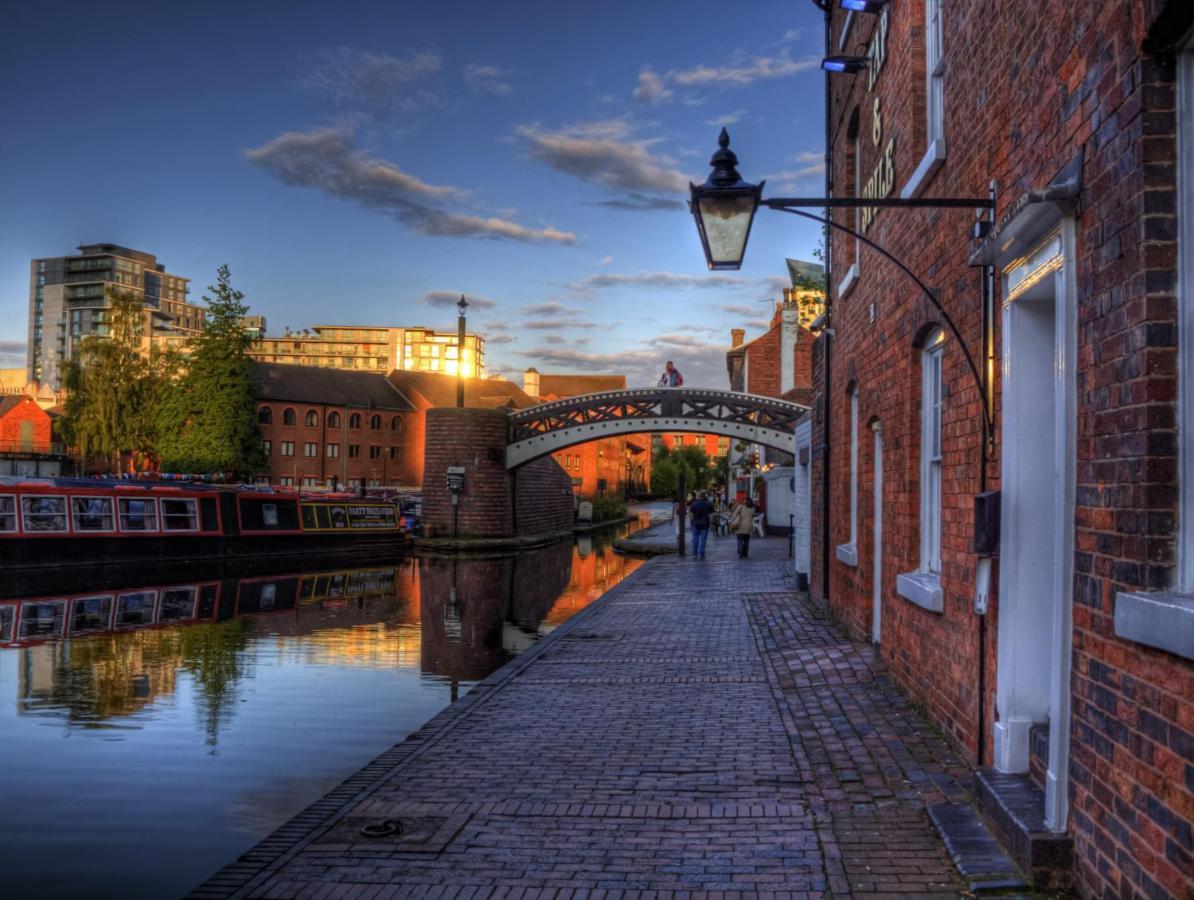 City Centre Townhouse - 3 Bedrooms - Garage - Parking - Top Rated Birmingham Zewnętrze zdjęcie